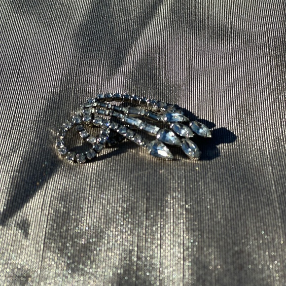 Weiss Jewelry - Vintage Weiss Brooch with Rhinostones